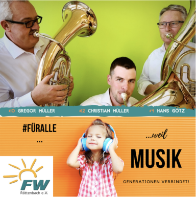 Drei Musiker mit Blasinstrumenten und ein Mädchen mit Kopfhörern vor grünem Hintergrund.